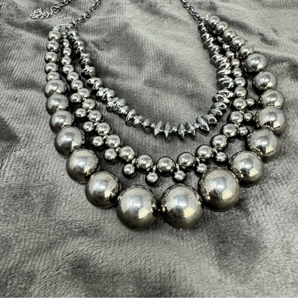 Grey Beaded Necklace Gun Metal Grey with Matching Earrings - Picture 3 of 3